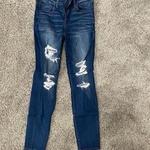 Blue Jean jeggings distressed - 6 reg- American Eagle